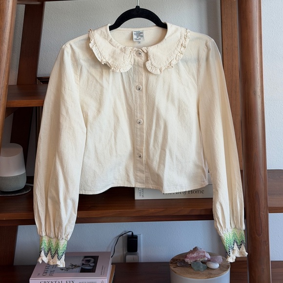 Tops - Baum Und Pferdgarten Unique 100% Cotton 
Cream Blouse with Ruffled Collar